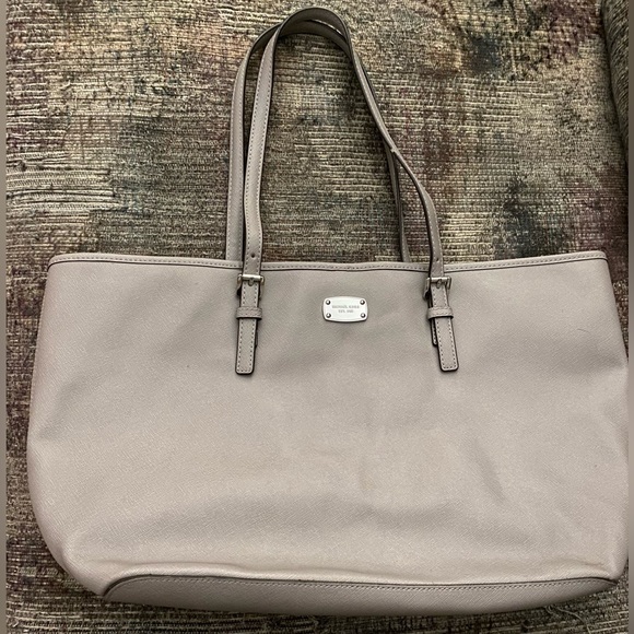 Michael Kors gray tote. - Picture 3 of 16
